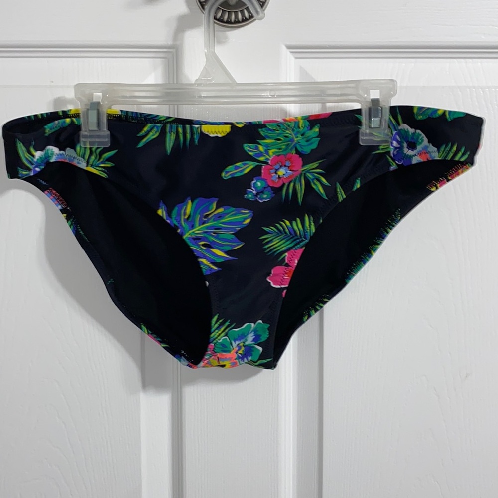 Swimsuit bottoms size XL